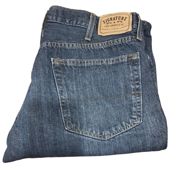 Levi Strauss & Co Signature Bootcut 38x32 Men's Blue Jeans 100% Cotton 5 Pocket - Picture 1 of 16
